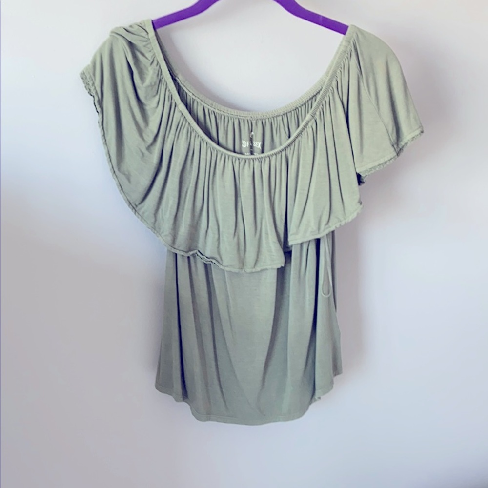 American Eagle off the shoulder soft&sexy top